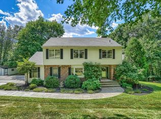 16 Berghoff Dr, Fishkill, NY 12524