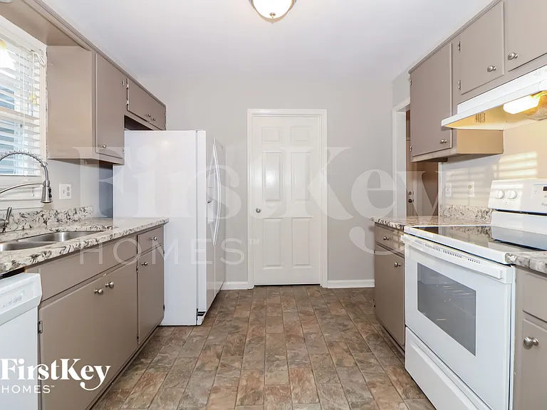 4480 Meadow Trl — Photo 11