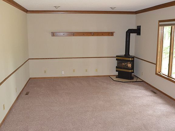 4th image of 3585 Mississippi Dr NW