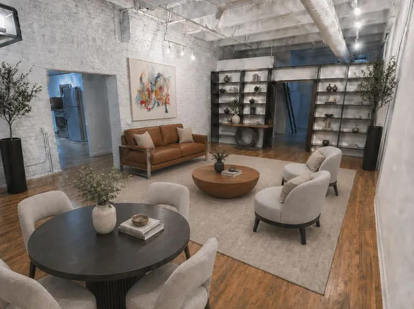 312 N May St, Chicago, IL