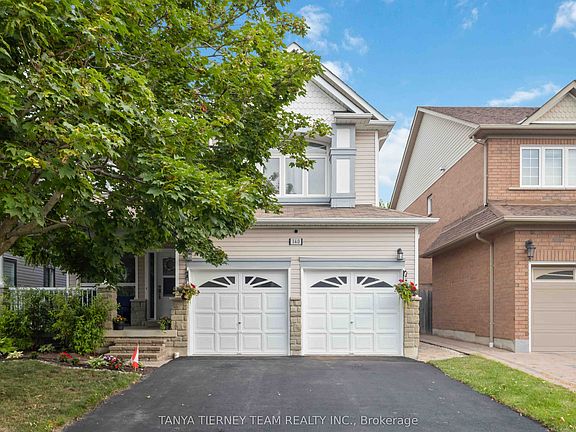 3rd image of 140 Vipond Rd