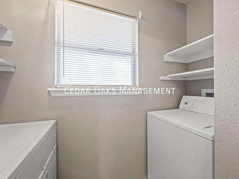 2374 N Raven Ln — Photo 13