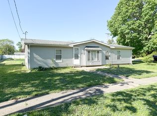 285 E Center St, Sheldon, IL 60966