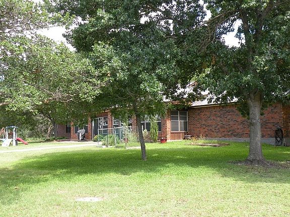 2nd image of 131 Lakeview Dr