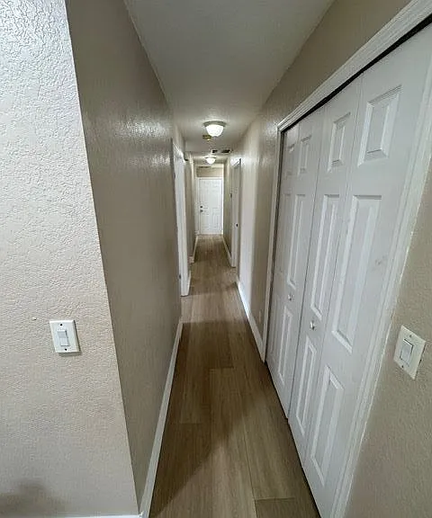 310 Greenwich Ct #310 — Photo 7