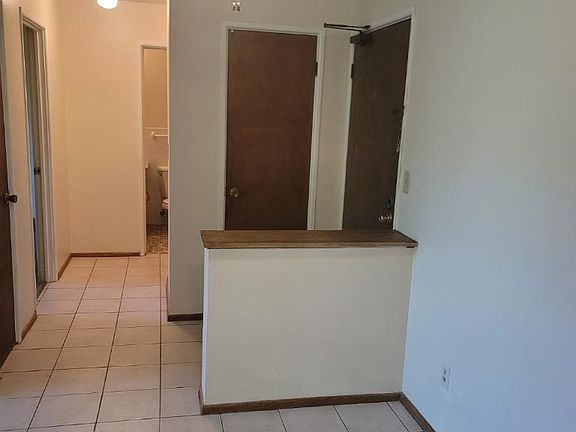 4th image of 2510 Jackson St NE #17