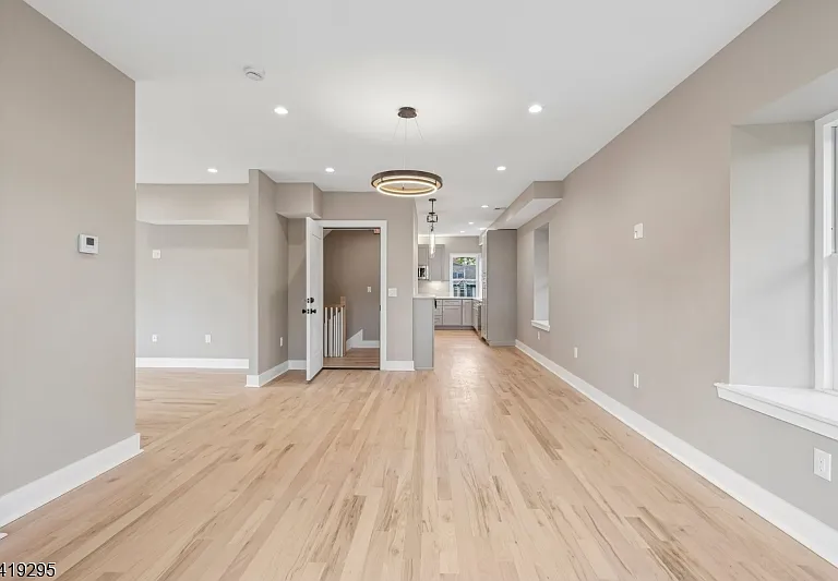 49 Park Ave #2 — Photo 6