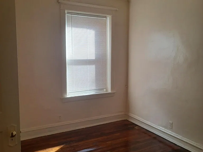 1409 E 68th St #1E — Photo 10