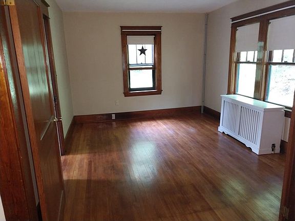 2nd image of 55 New Athol Rd