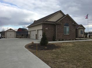 5566 Jada Dr, Highland, MI 48356