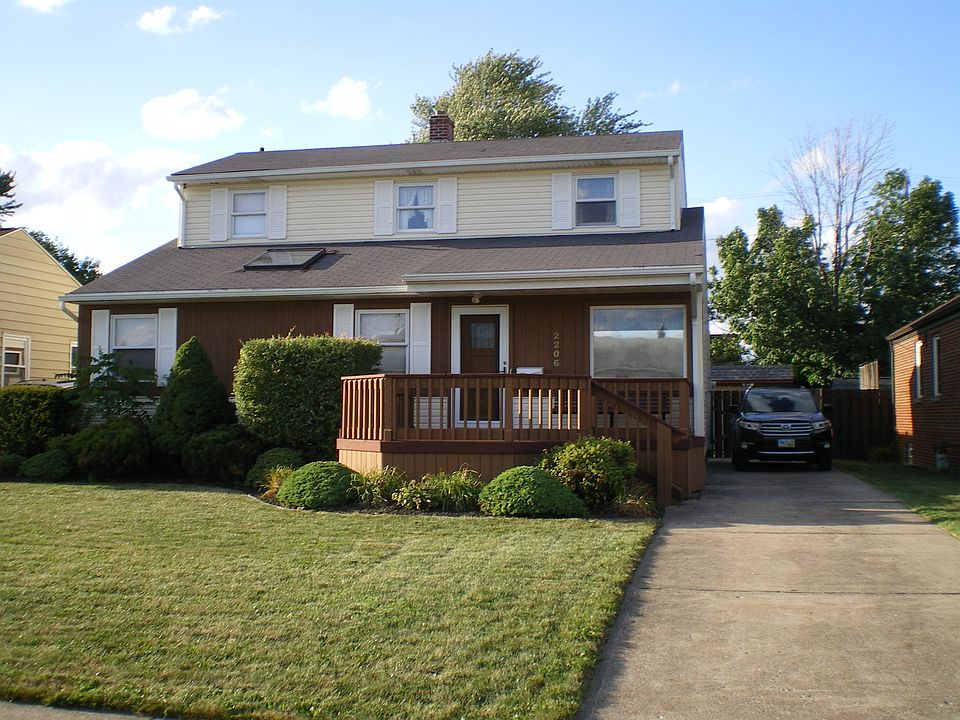 1st image of 2206 Russell Ave