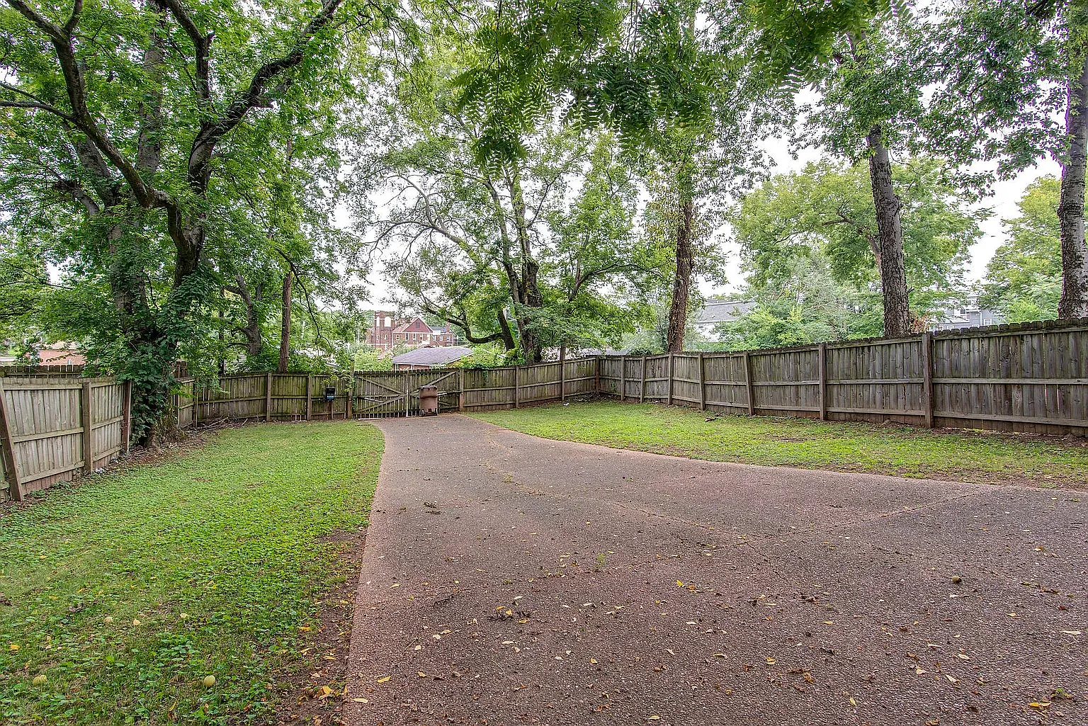 3 bed, 1335 sqft, $2,050 — Photo 4