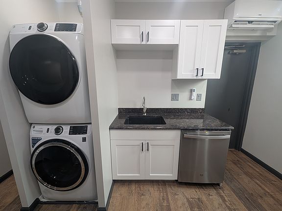 5th image of 101 E Lincoln Ave #1