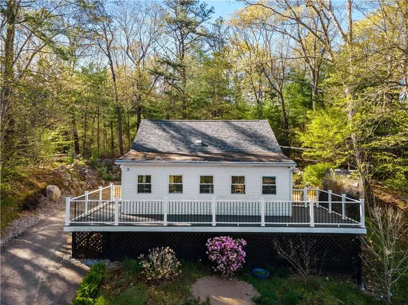 31 W Shore Dr, Exeter, RI 02822