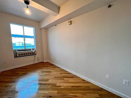 Rented by City Connections Realty | media 8