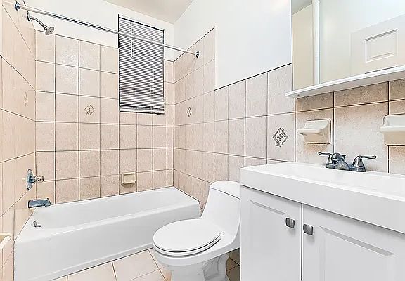 5th image of 160 Wadsworth Ave APT 203