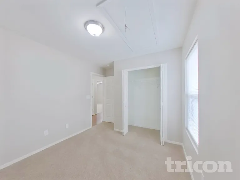 2226 Buckleigh Dr — Photo 15