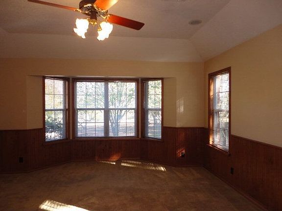 5th image of 663 Northwood Hills Dr