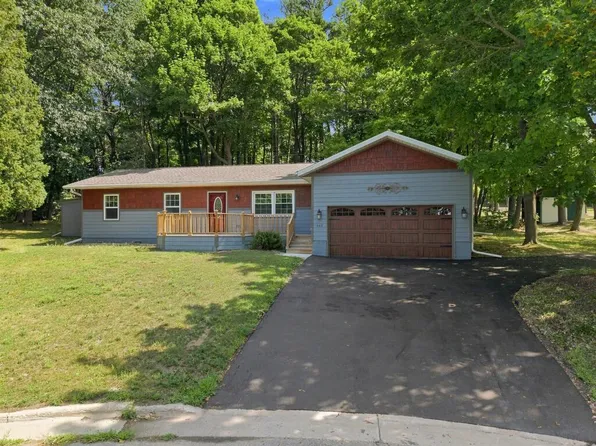 462 N 7th Pl, Sturgeon Bay, WI 54235