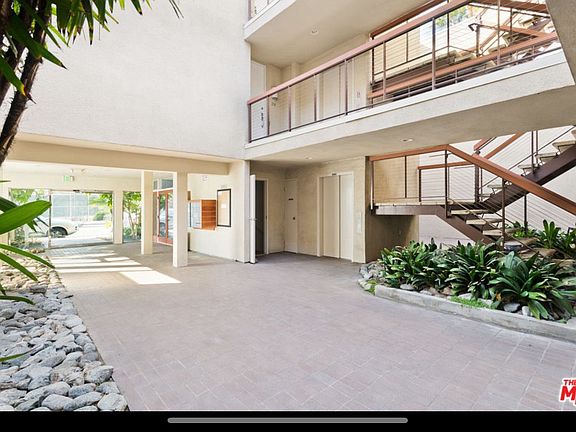 2nd image of 330 S Barrington Ave APT 309