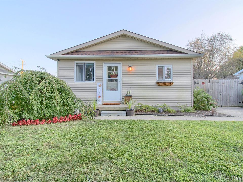 1st image of 30224 Margo Dr