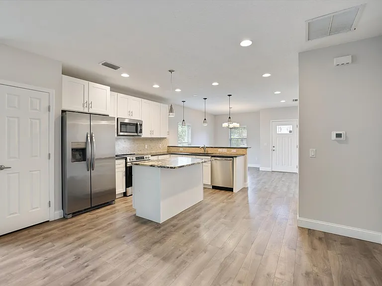 1878 Vamo Dr — Photo 5