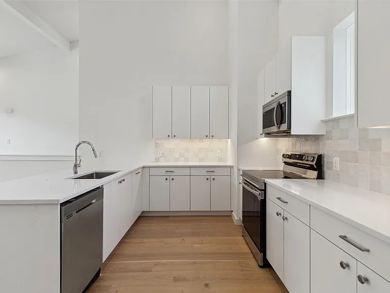 6144 Oram St #5 — Photo 17