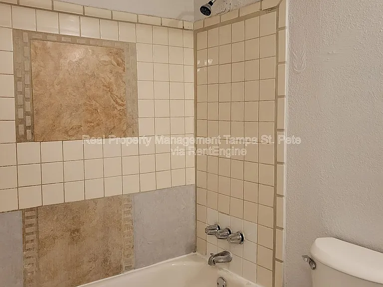 8427 N 39th St #2 — Photo 14