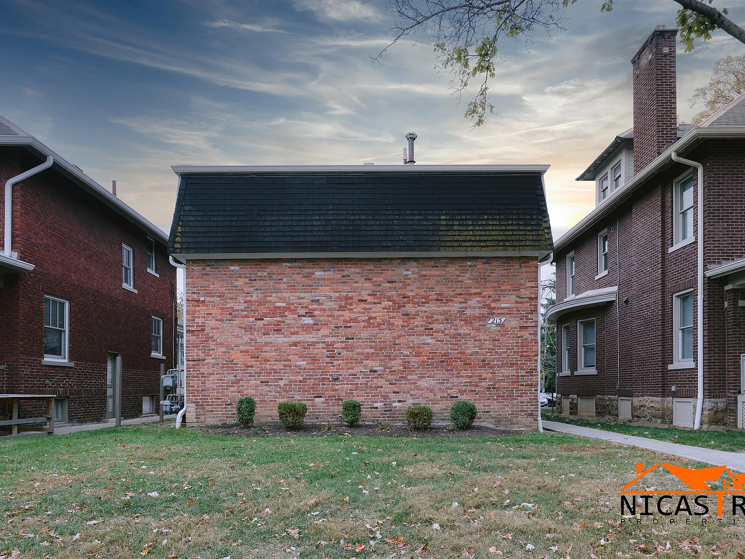 215 East Lane Avenue - A — Photo 2