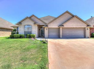 1506 SW 70th St, Lawton, OK 73505
