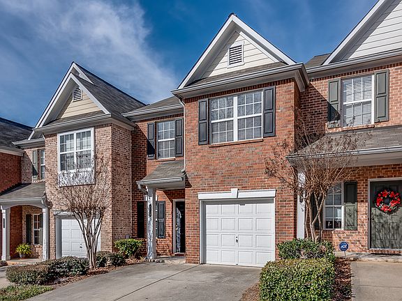3rd image of 3789 Pleasant Oaks Dr