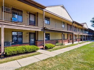 30464 Utica Rd, Roseville, MI 48066