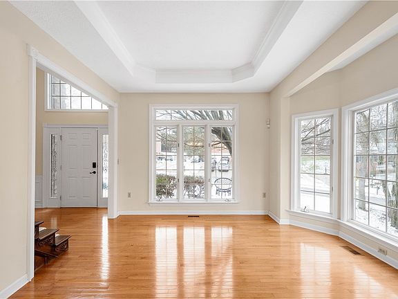 5th image of 7052 Bennington Woods Dr