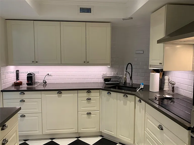 200 Ocean Lane Dr #706 — Photo 8