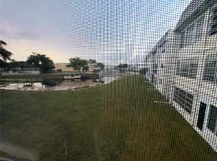 8220 Sunrise Lakes Blvd APT 206, Sunrise, FL 33322