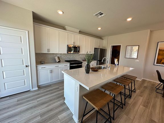 4th image of 40654 Birchfieldt Cir