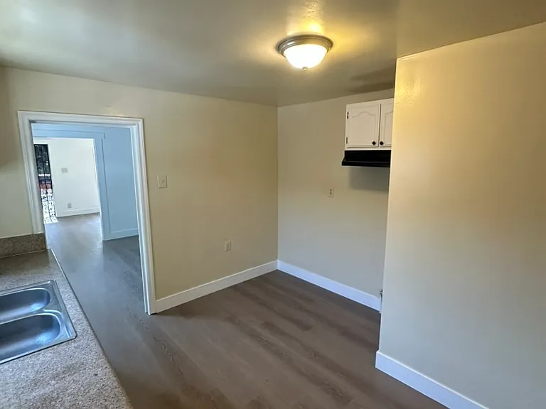 5504 S Van Ness Ave #5506 — Photo 2
