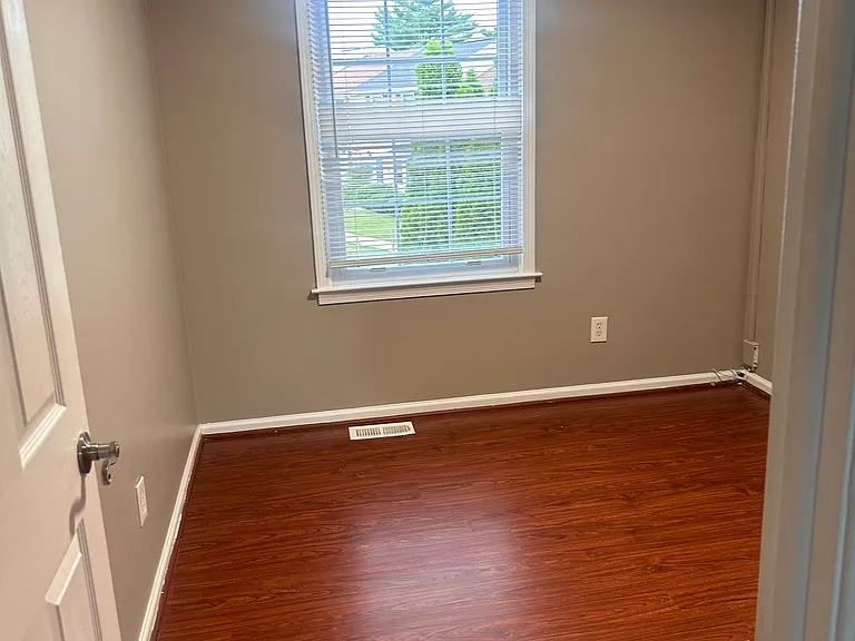 5435 King Arthur Cir — Photo 10