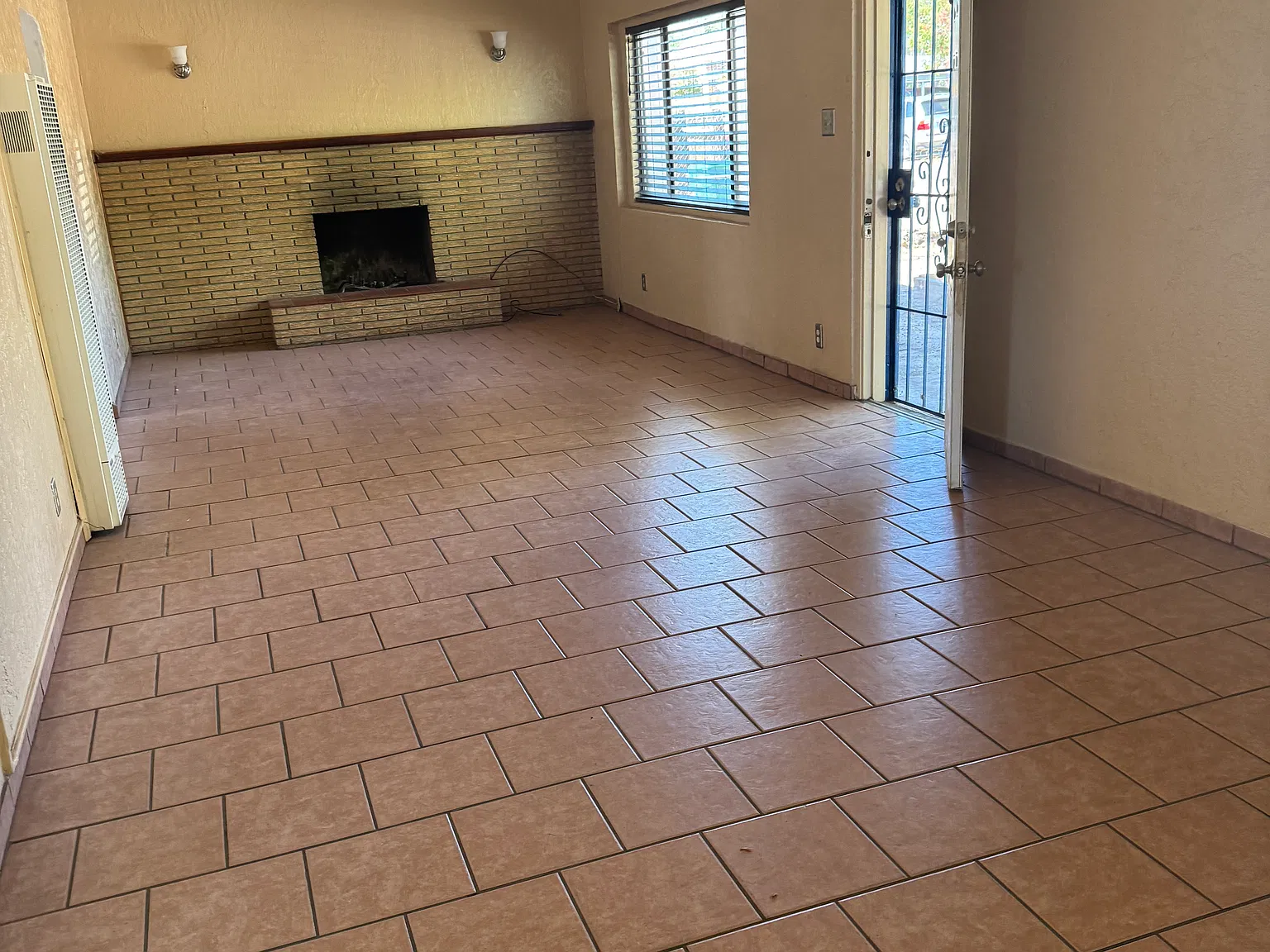 2 bed, $1,600 — Photo 3