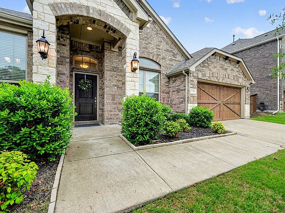 2nd image of 1748 Amalfi Dr