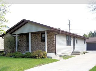 230 N 110th St, Wauwatosa, WI 53226