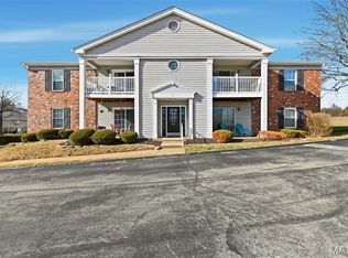 1 Berview Cir APT B, Saint Louis, MO