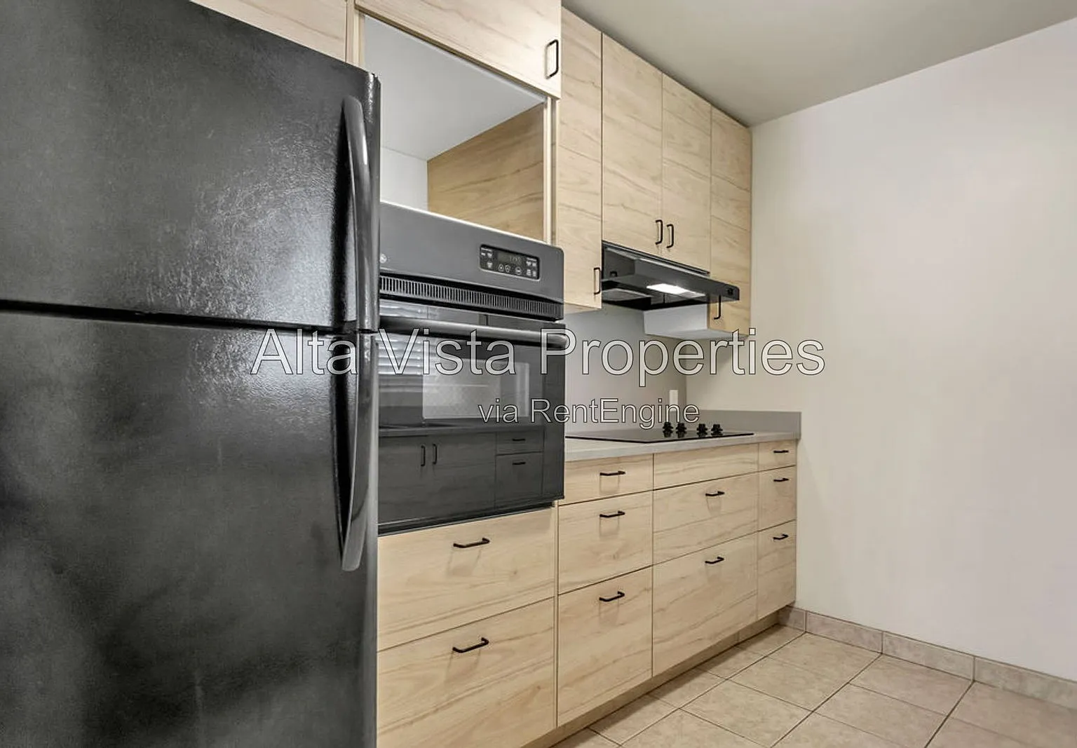2 bed, 1.0 bath, 768 sqft, $3,995 — Photo 2