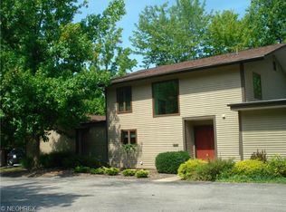 6996 Windward Hills Dr #12, Brecksville, OH 44141