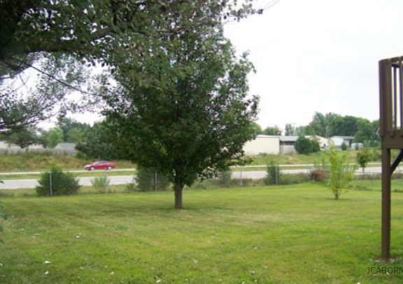 3rd image of 477 Perrey Dr