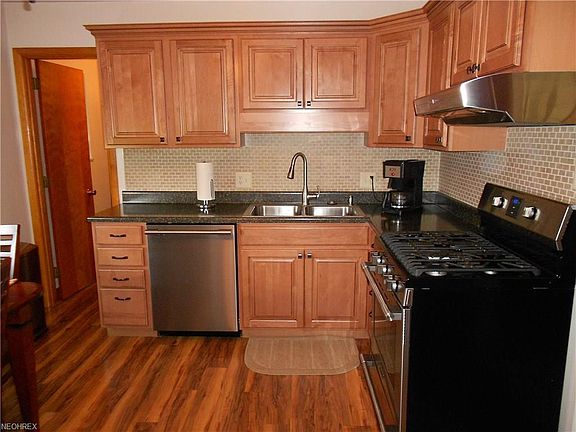 5th image of 1810 Division Street Ext