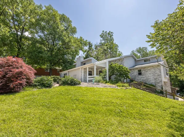 1251 Pin Oak Ln, Caseyville, IL 62232