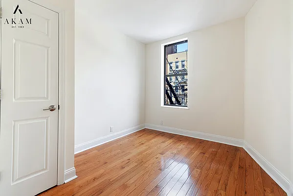 Rented by Akam Sales and Brokerage | media 16