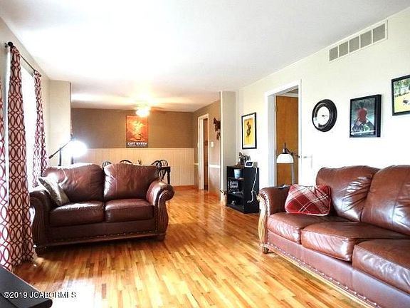 2nd image of 210 Belair Dr