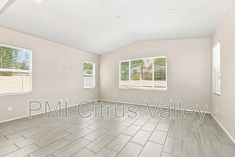 4 bed, 3.0 bath, 2348 sqft, $3,550 — Photo 2